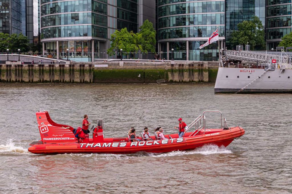 fast ride with the Thames Rockets - rip across the Thames in a speedboat
